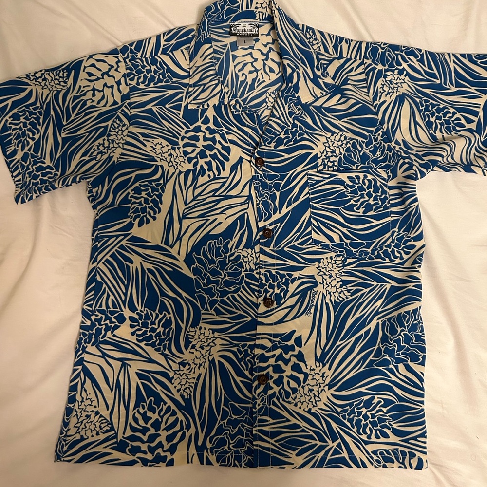 Manuhealii  aloha shirt youth button down size youth large blue and cream print